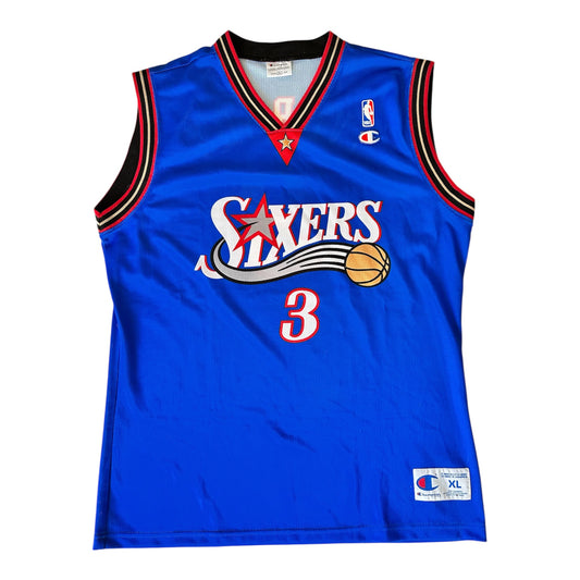 Allen Iverson #3 – Philadelphia Sixers (Édition Champion, Bleu)